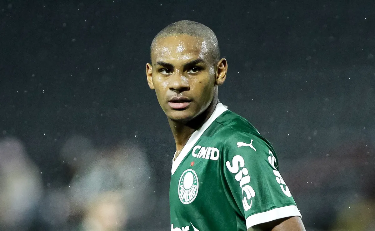 Eduardo Conceição pode receber chances no profissional e o Palmeiras quer 50 milhões de euros pela joia