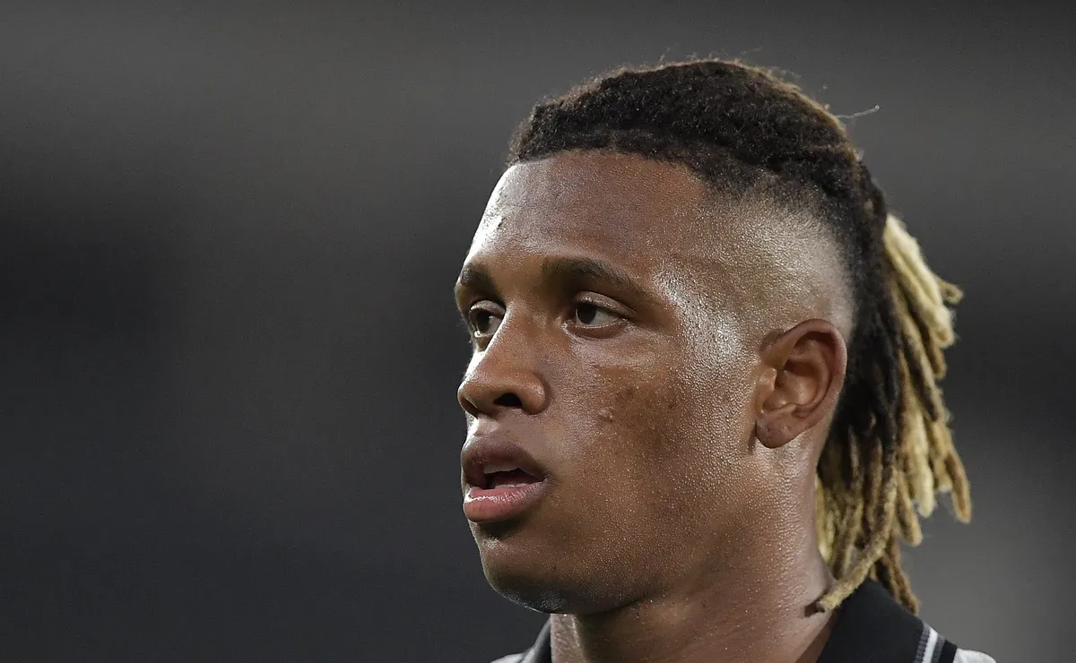 Botafogo encerra negociação com o Palmeiras e Danilo deve enfrentar o Vitória pelo Brasileirão