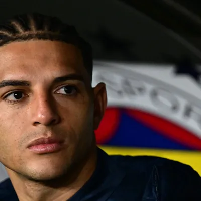 Vasco busca acerto salarial com Diego Carlos, do Fenerbahçe