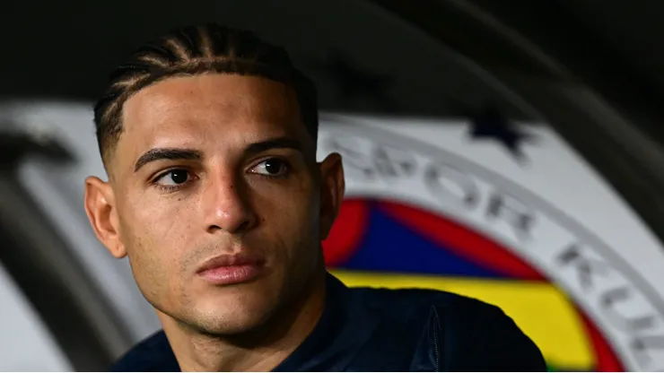 Diego Carlos, do Fenerbahçe, é o Plano A do Vasco para reforçar a zaga