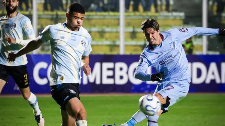 Bolívar vence o Grêmio na ida do playoff da Copa Sul-Americana.