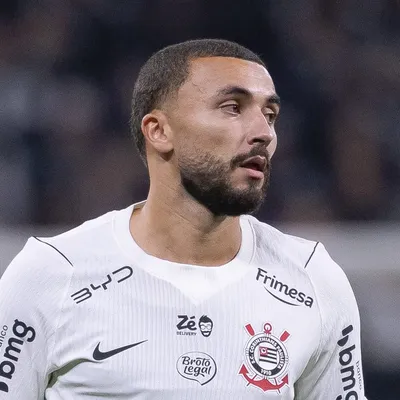 Labyad é ovacionado pela torcida do Corinthians