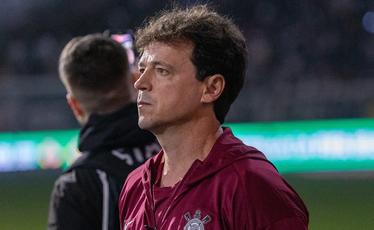 Diniz admite saída no Corinthians, mas garante venda de apenas um titular nesta janela