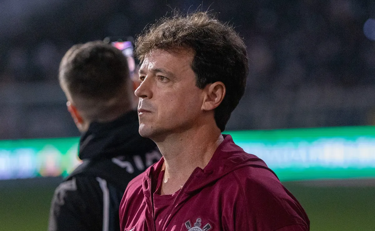 Diniz liga sinal de alerta apesar da goleada do Corinthians diante do Remo: “Baixamos a intensidade”