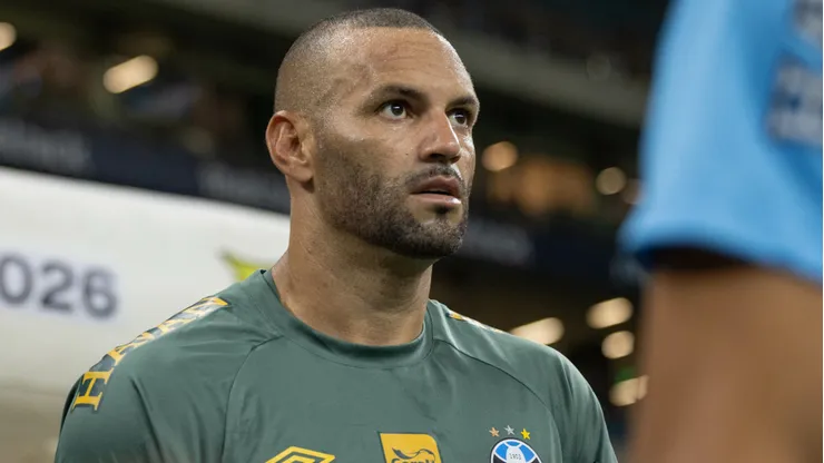 Weverton jogador do Gremio durante partida contra o Bragantino no estadio Arena do Gremio pelo campeonato Brasileiro A 2026.
