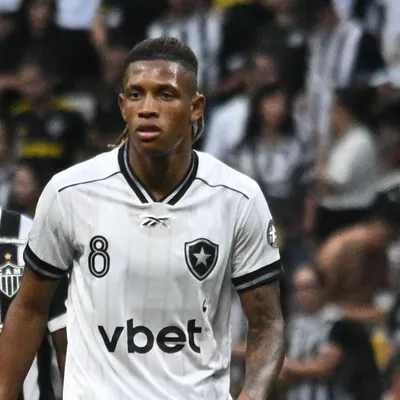 Botafogo avalia cenário após Danilo rejeitar Zenit