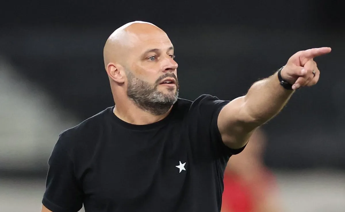 Franclim Carvalho assume erros em substituições e dá mérito para Lucas Arcanjo em empate