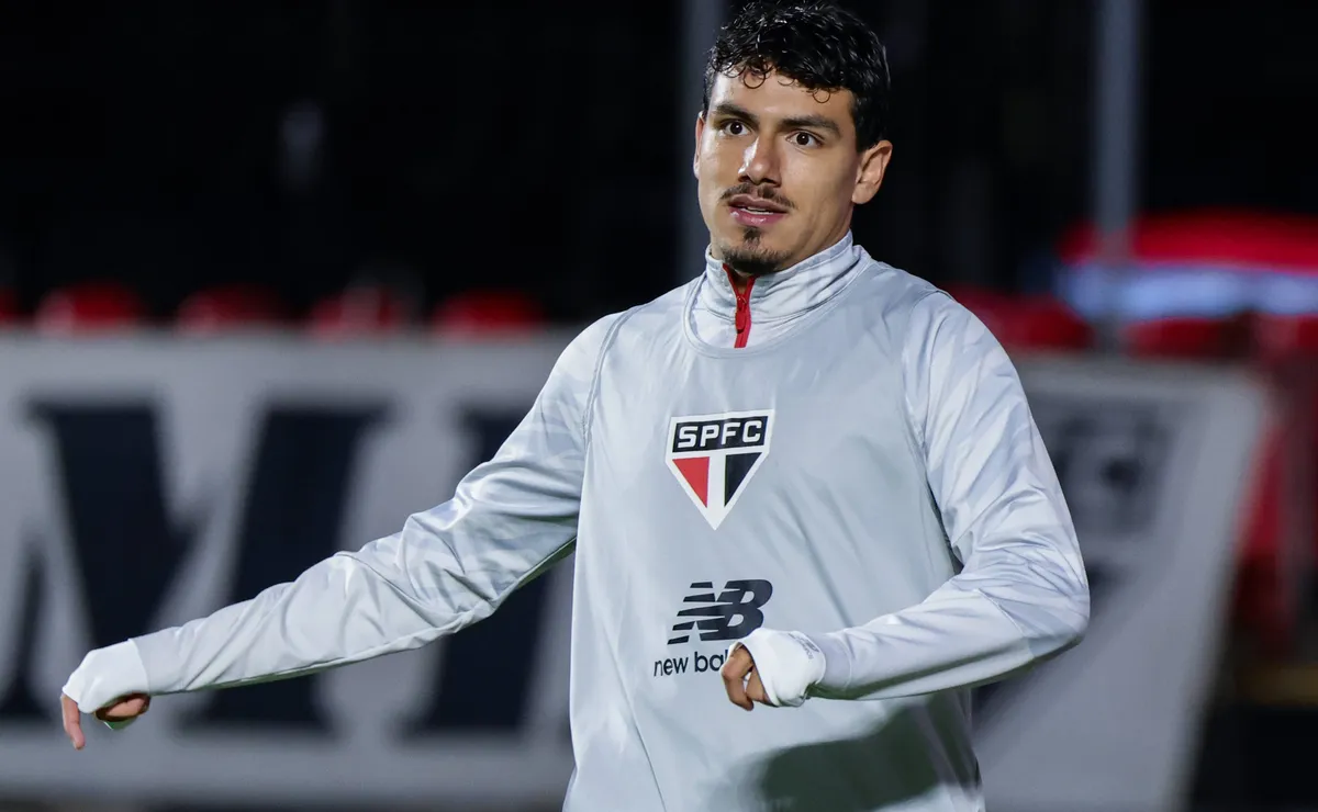 São Paulo negocia Moreira e prepara novas saídas no elenco