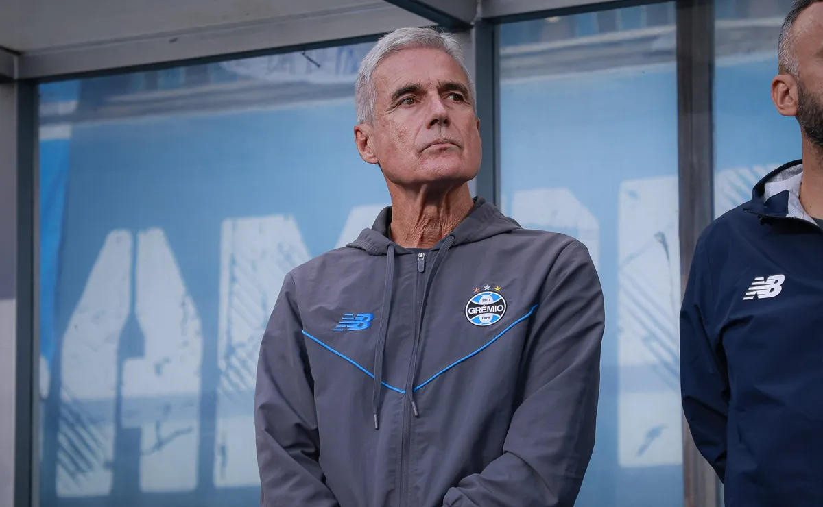 Auxiliar do Grêmio, Vitor Severino, promete recuperação no Brasileirão: “Temos uma montanha a escalar”