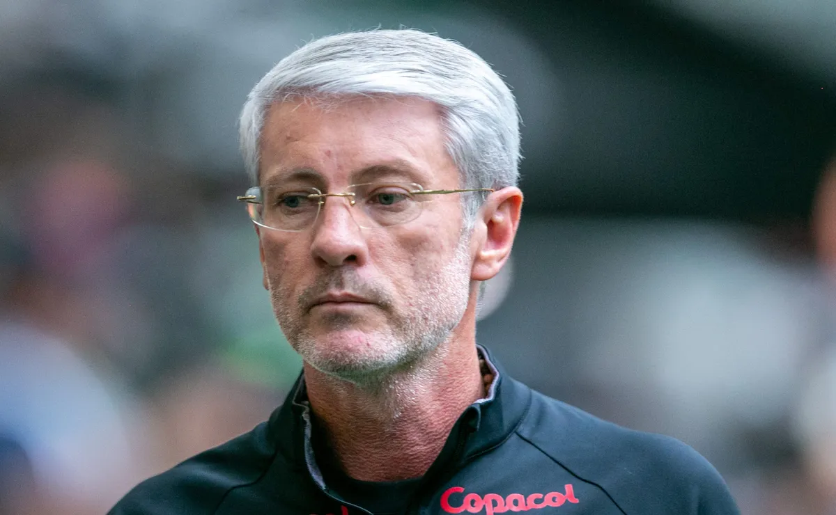 Athletico de Odair Hellmann recebe o Internacional buscando manter vantagem como mandante no confronto