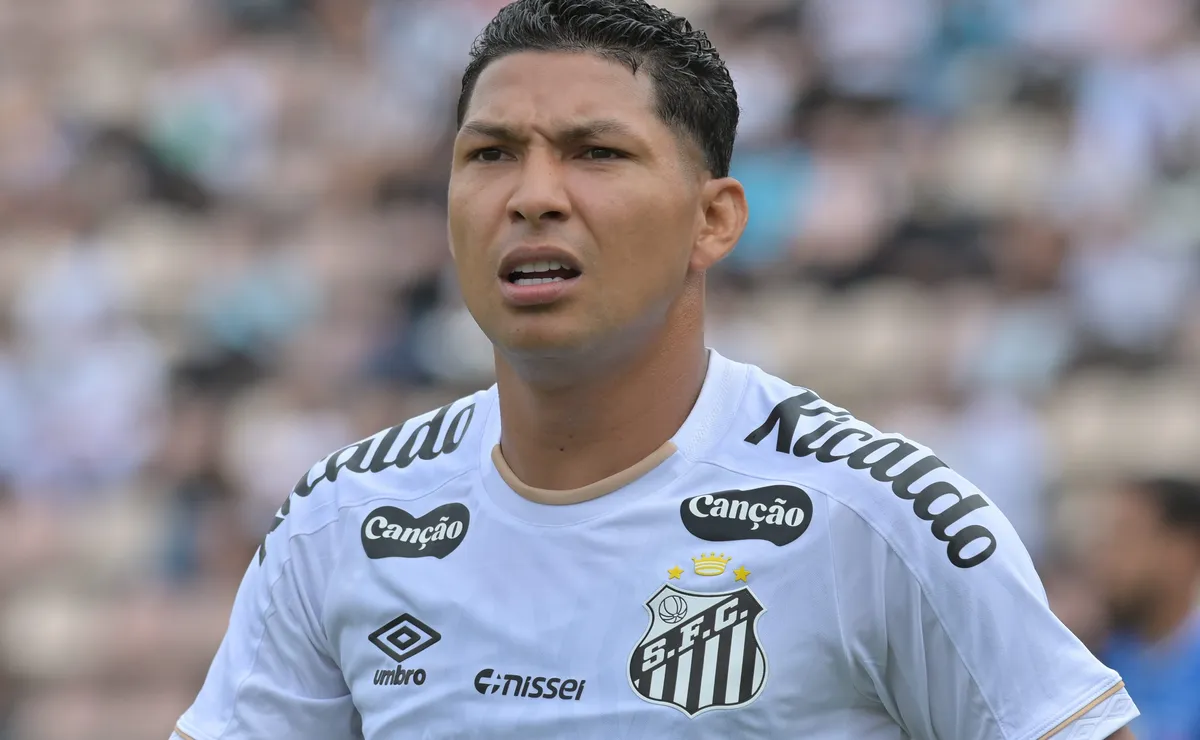 Rony encara jogo contra a Chapecoense como ‘final’ e alerta Santos: “Precisamos somar pontos”