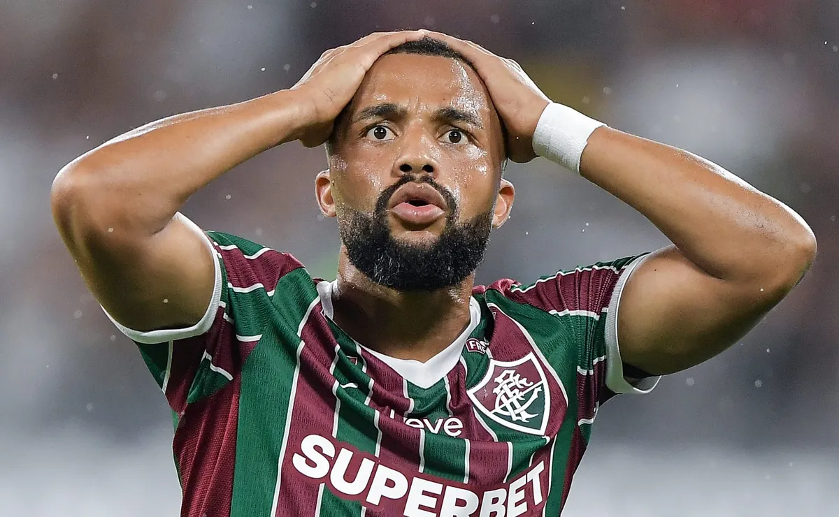 Samuel Xavier comenta luta por taças no Fluminense e motivação para seguir atuando no Brasil