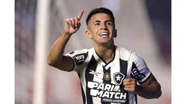 Almada nos tempos de Botafogo - Foto: Alexandre Schneider/Getty Images