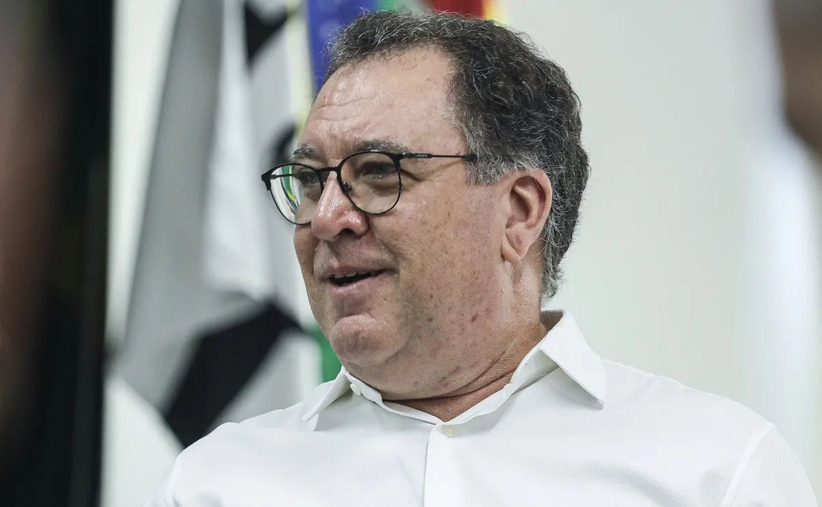 Crise financeira no Santos incendeia bastidores e conselheiros exigem reunião com Marcelo Teixeira