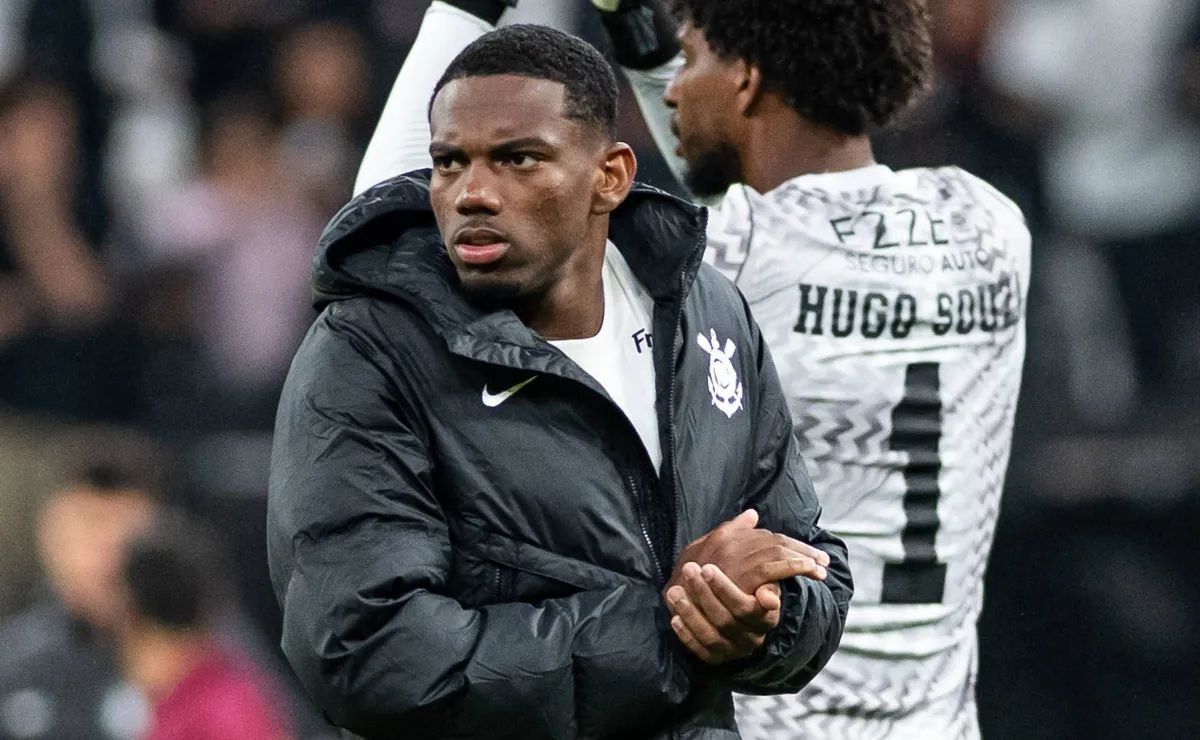 ‘Olheiro’ do Crystal Palace assiste a Corinthians x Remo e põe pressão para contratar André