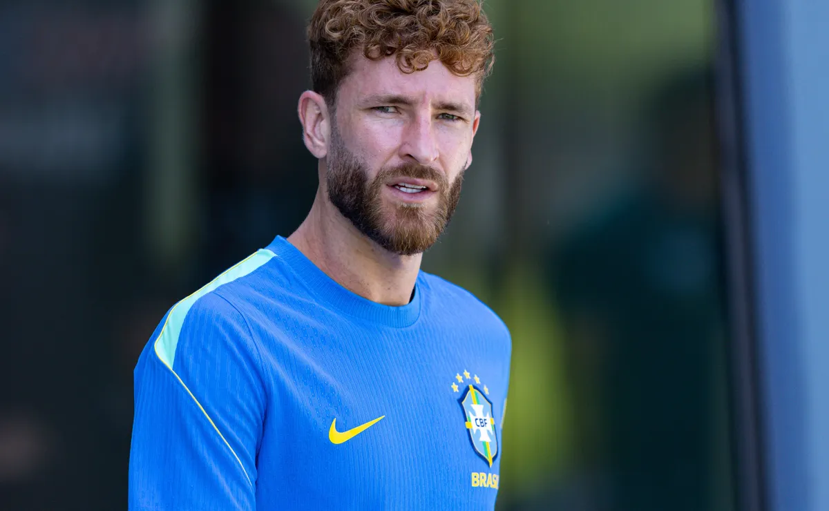 Besiktas fecha acordo com Léo Pereira e tenta convencer Flamengo a negociar zagueiro, diz jornalista