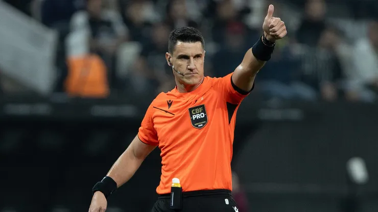SP - SAO PAULO - 24/05/2026 - BRASILEIRO A 2026, CORINTHIANS X ATLETICO-MG - O arbitro Rafael Rodrigo Klein durante partida entre Corinthians e Atletico-MG no estadio Arena Corinthians pelo campeonato Brasileiro A 2026. Foto: Joisel Amaral/AGIF