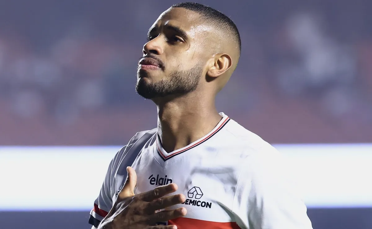 André Silva não quer deixar o São Paulo, recusa sondagens e ganha créditos com a diretoria