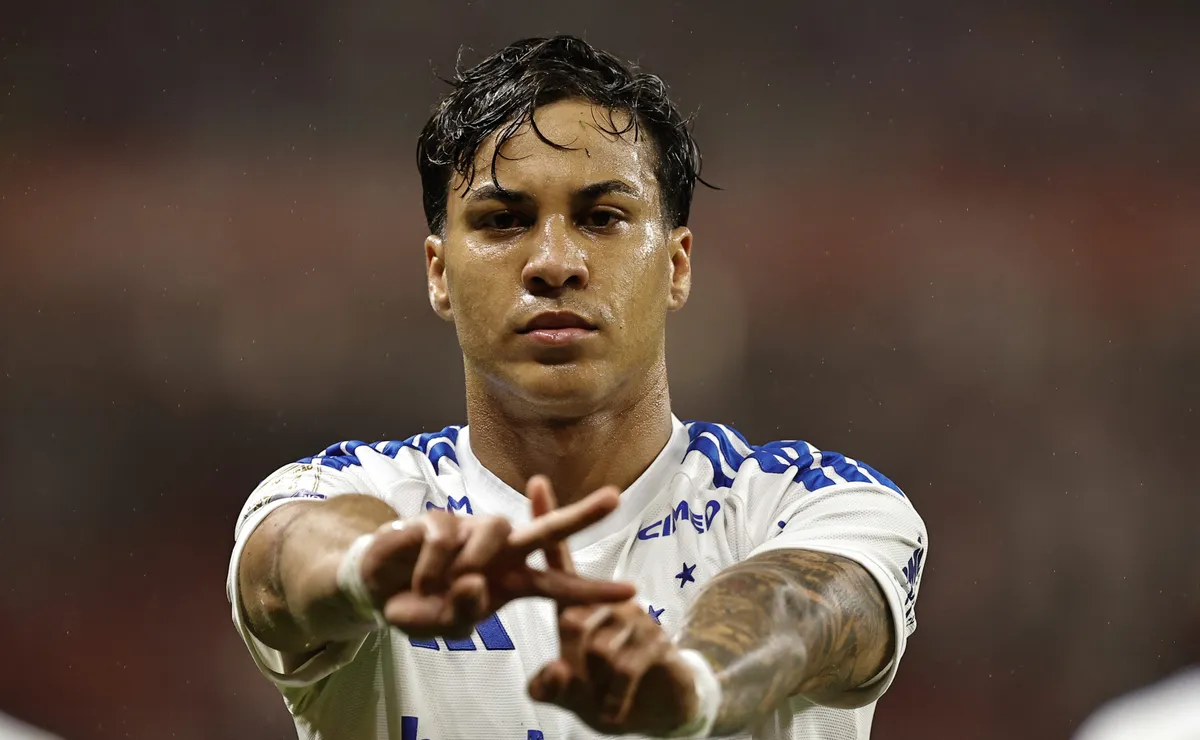 Kaio Jorge supera Arthur Cabral em números antes de Cruzeiro x Botafogo pelo Brasileirão