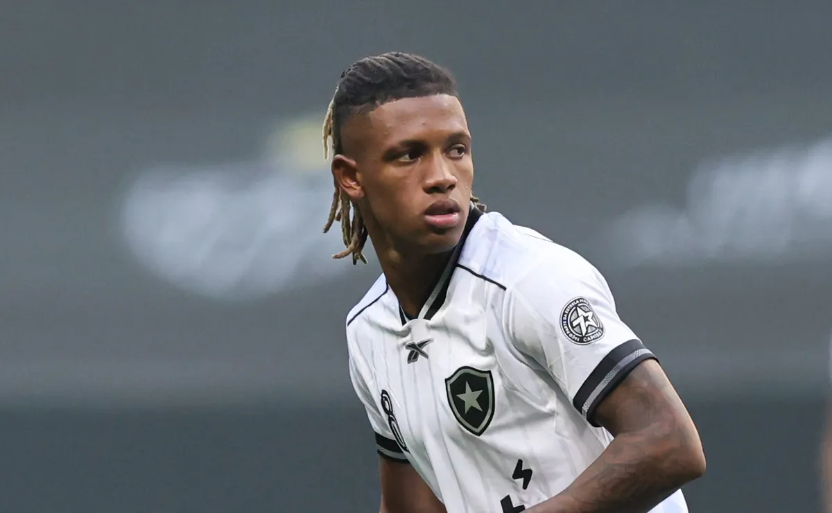 Sem acordo com Danilo, Palmeiras não procura fazer nova contratação nesta janela