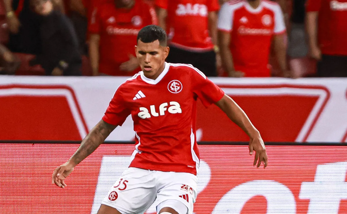 Internacional deseja negociar Braian Aguirre em definitivo, mas Rosario quer um empréstimo