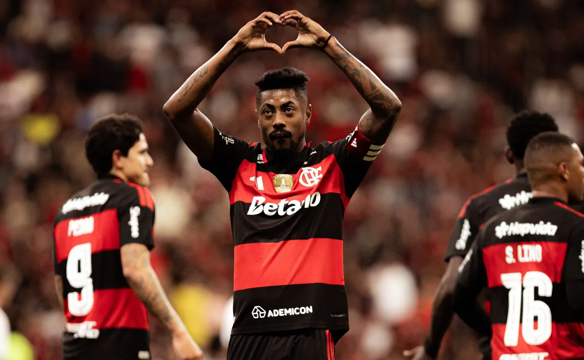 Flamengo precisa de 51% menos finalizações que o Vasco para marcar no Brasileirão