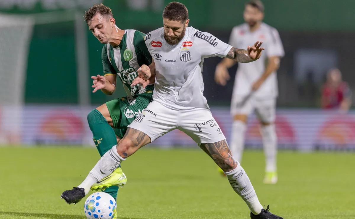 Santos x Chapecoense: onde assistir ao vivo, horário e escalações do jogo deste sábado