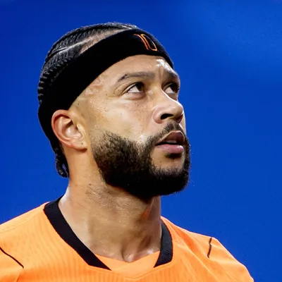 Flamengo formaliza proposta por Memphis Depay