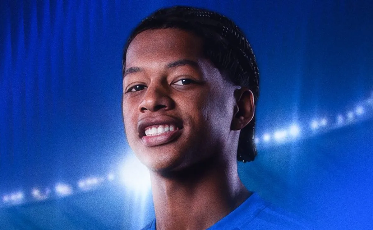 Cruzeiro anuncia contratação de Zé Lucas até 2031 após vencer disputa no mercado
