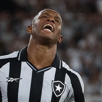 empresários de Danilo buscam parceiros para cravar transferência à Inglaterra