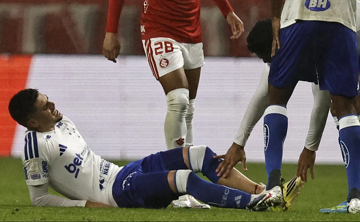 Atacantes podem ganhar chance no Cruzeiro após lesão de Gabriel Pec