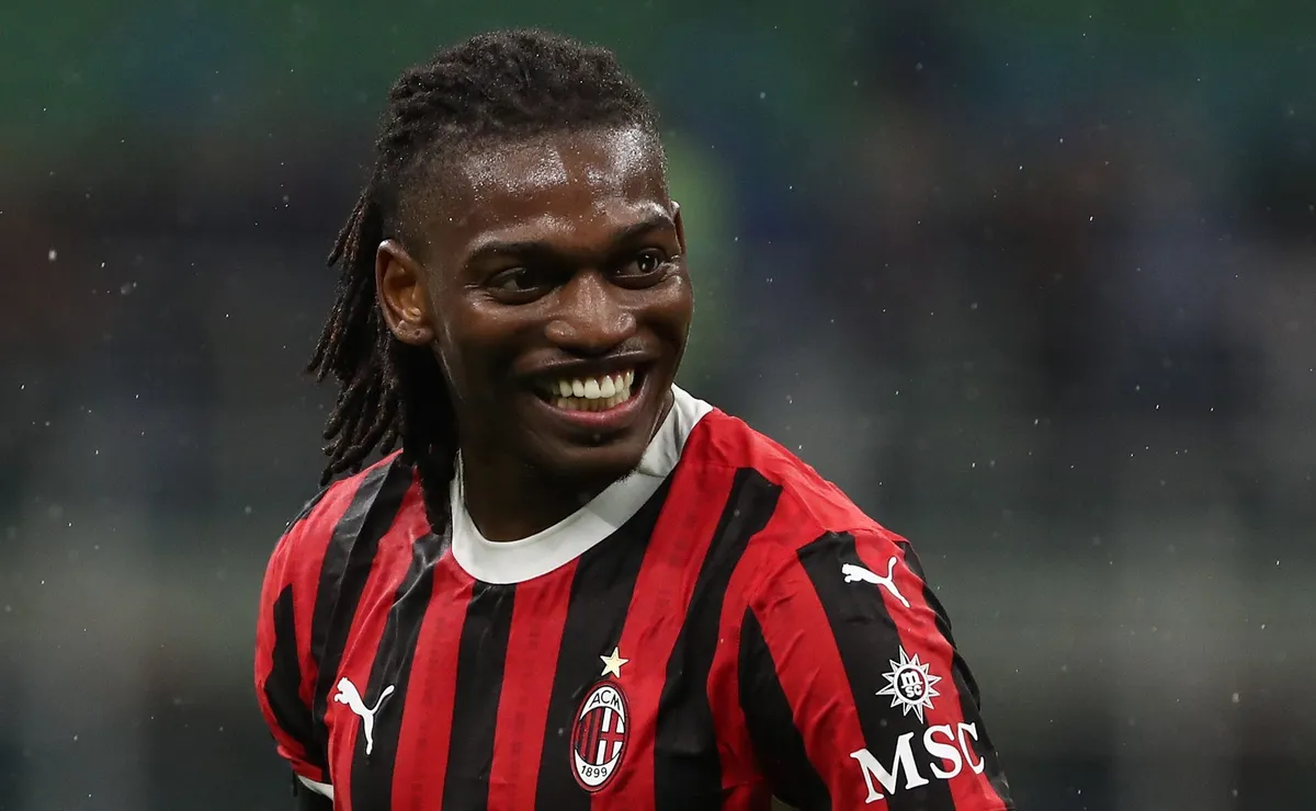Rafael Leão, do Milan, realça admiração pelo Flamengo: “Tem uma história muito grande”