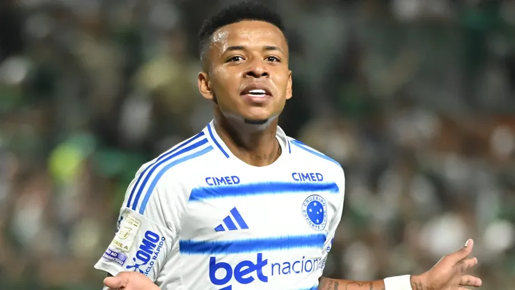 Keny Arroyo está perto de completar um ano no Cruzeiro