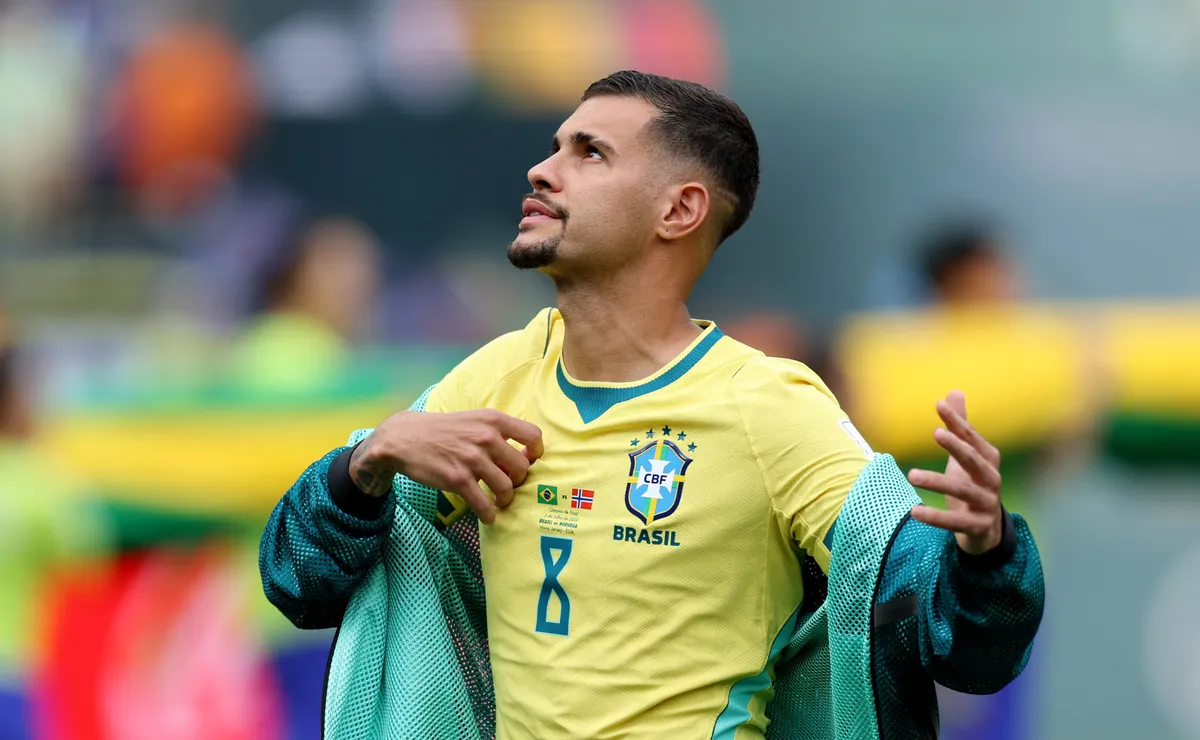 Técnico do Newcastle não garante permanência de Bruno Guimarães para a próxima temporada