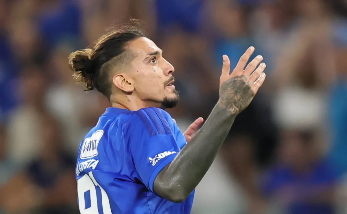 Cruzeiro acerta empréstimo de Chico da Costa e Murilo Rhikman no acordo por Zé Lucas