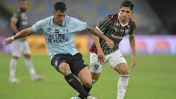 Pavon jogador do Grêmio durante partida contra o Fluminense no estádio Maracanã. Foto: Thiago Ribeiro/AGIF
