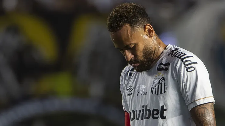 Neymar Jr, jogador do Santos, durante partida contra o Chapecoense no estadio Vila Belmiro pelo campeonato Brasileiro A 2026. Foto: Anderson Romao/AGIF