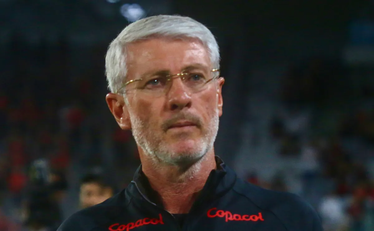 Odair Hellmann explica Athletico 2 x 0 Internacional e aponta principal diferença entre os clubes