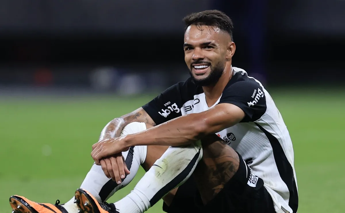 Raniele se recupera de lesão e deve reforçar o Corinthians contra o Bahia