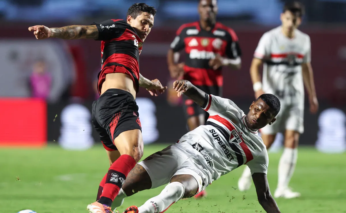 IA crava placar de Flamengo x São Paulo e prevê três gols no confronto pelo Brasileirão