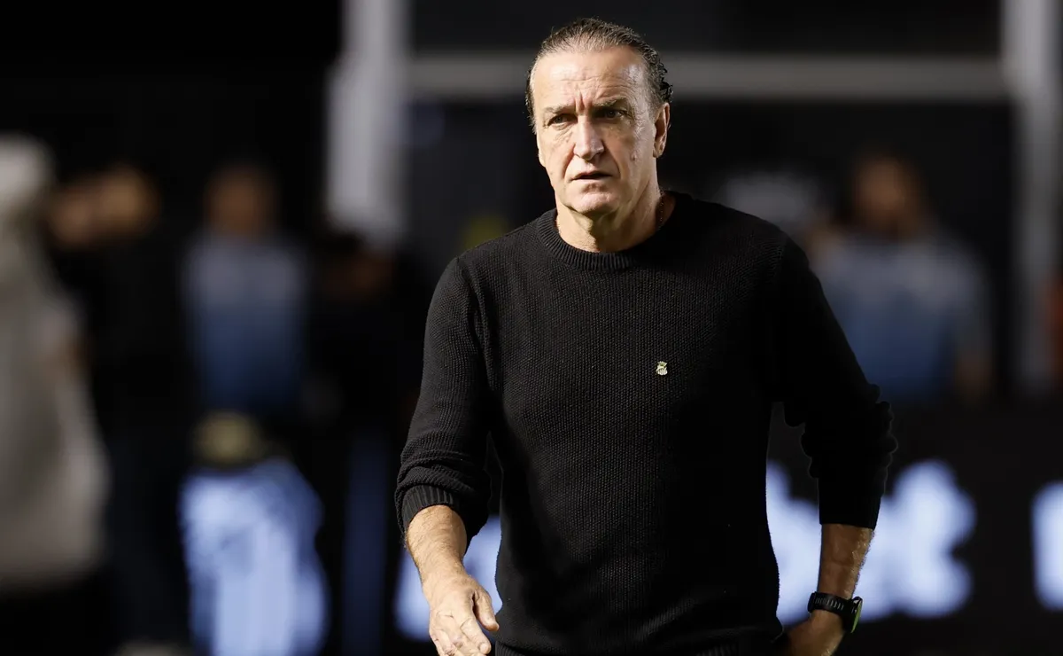 Cuca confirma mudanças na equipe titular do Santos: “A disputa por posição está aberta”