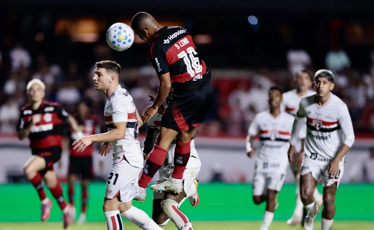 Flamengo x São Paulo: reencontro após seis meses expõe caminhos opostos no Brasileirão