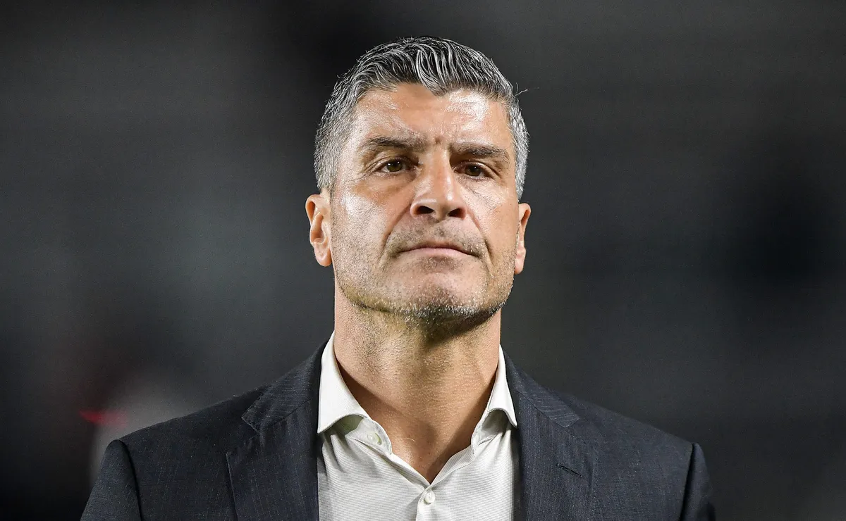 Pedro Emanuel destaca sintonia com diretoria sobre a chegada de Santiago Sosa no Vasco