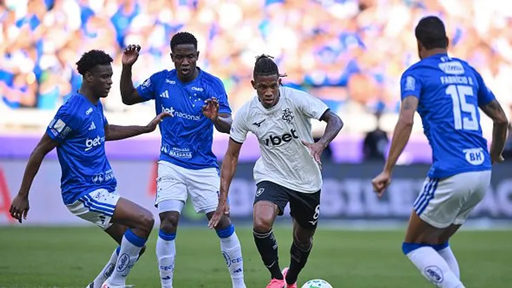 Sinisterra, atacante do Cruzeiro - Foto: Pedro Vilela/Getty Images