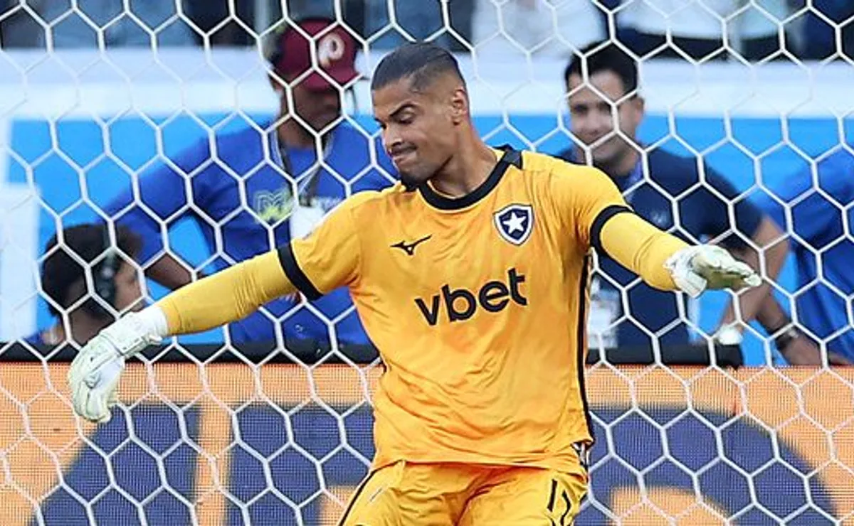 Warleson fecha o gol, brilha no Mineirão e garante vitória do Botafogo sobre o Cruzeiro
