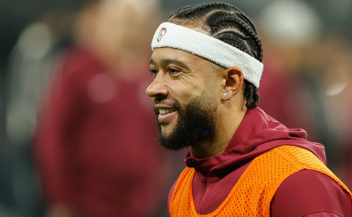 Corinthians encaminha renovação de Memphis Depay até 2028