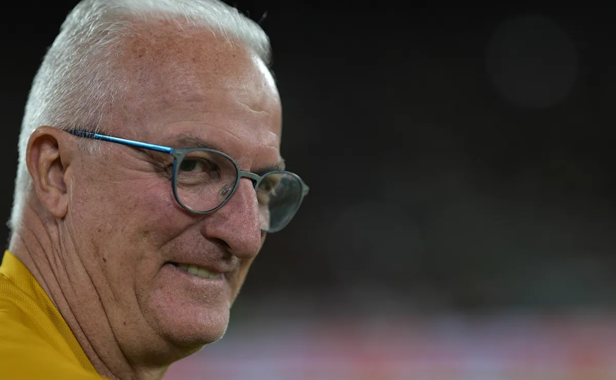 Dorival Júnior demora para mexer, mas alterações ajudam São Paulo diante do Flamengo
