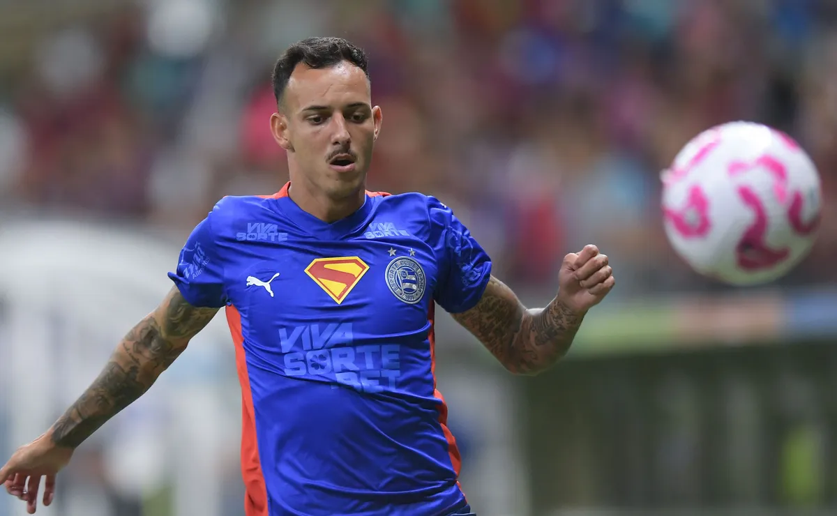 Pressionado na temporada, Internacional avança nas negociações por Iago