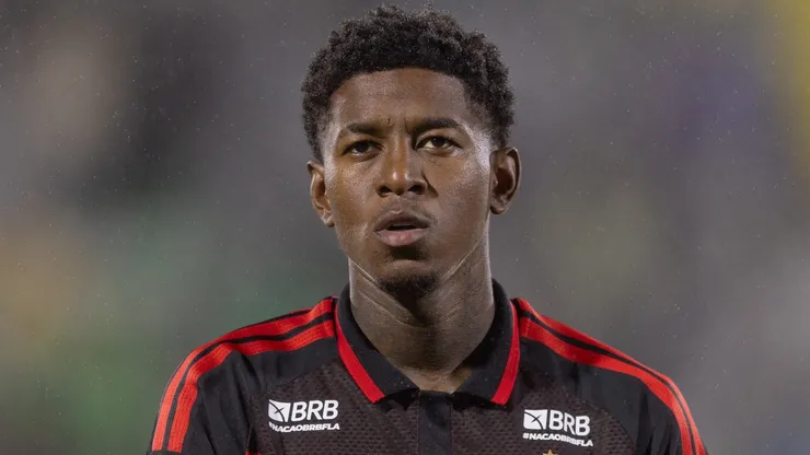 Vitão, zagueiro do Flamengo