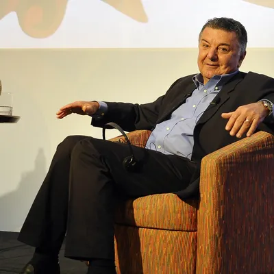 Arnaldo critica CBF em estreia de impedimento semiautomático